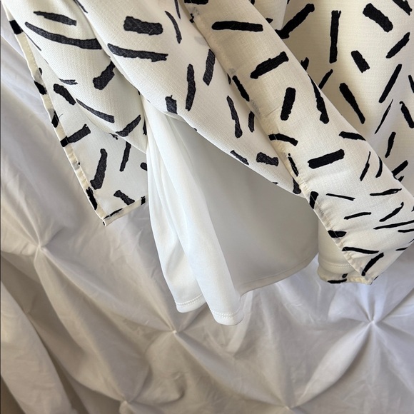 Patterned Dress - Picture 7 of 8